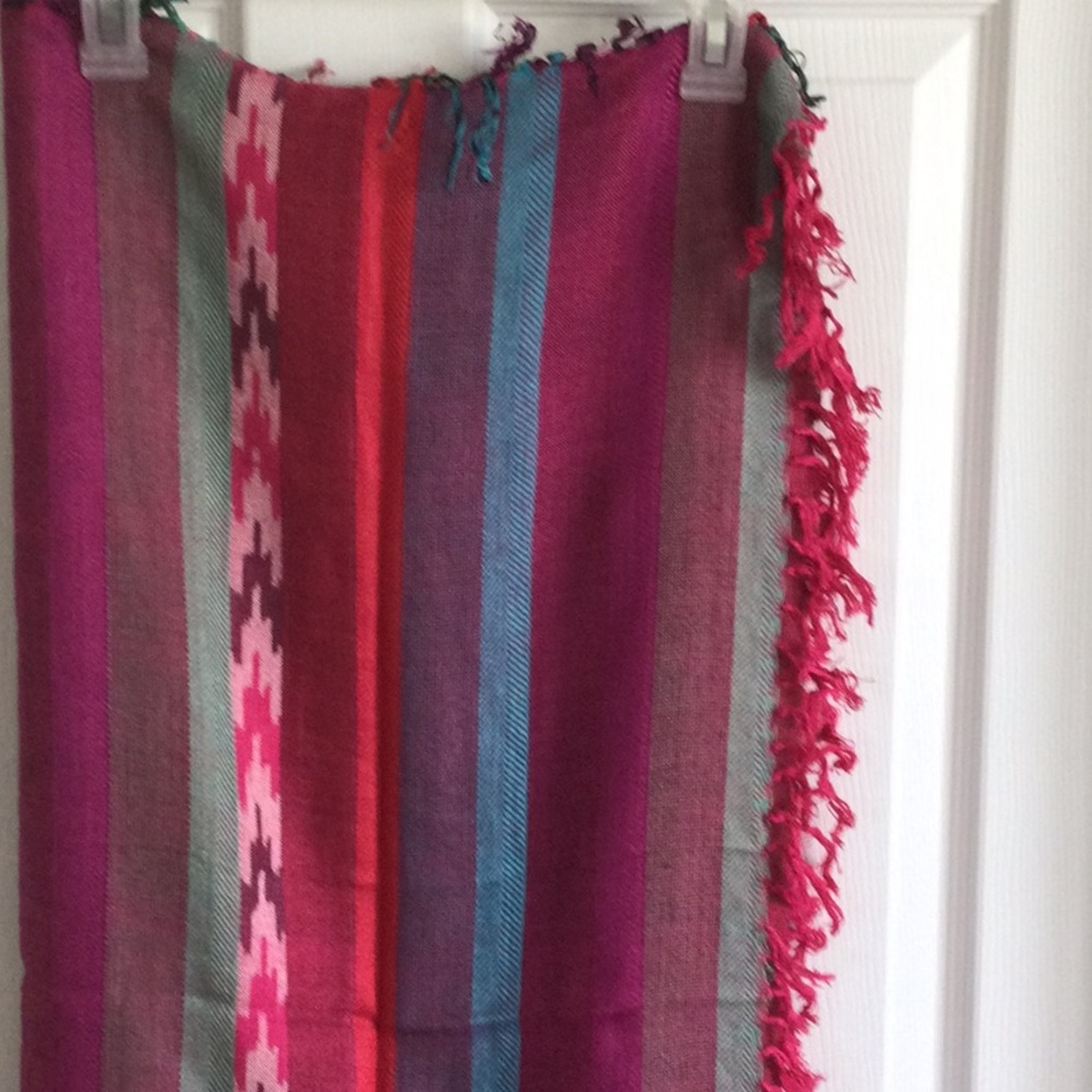 Berkshire Scarf - Picture 2 of 5